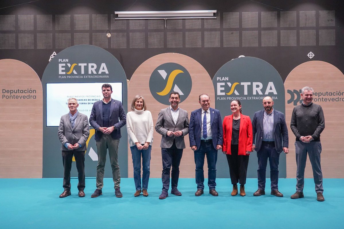 ConcellodeDozon's tweet photo. O alcalde de Dozón, Adolfo Campos, participou onte en Lalín na presentación comarcal do Plan Extra da Deputación de Pontevedra, que inclúe un investimento de 590.000 euros en Dozón para a reurbanización da contorna do centro sociocultural. https://t.co/nqip60uMuu