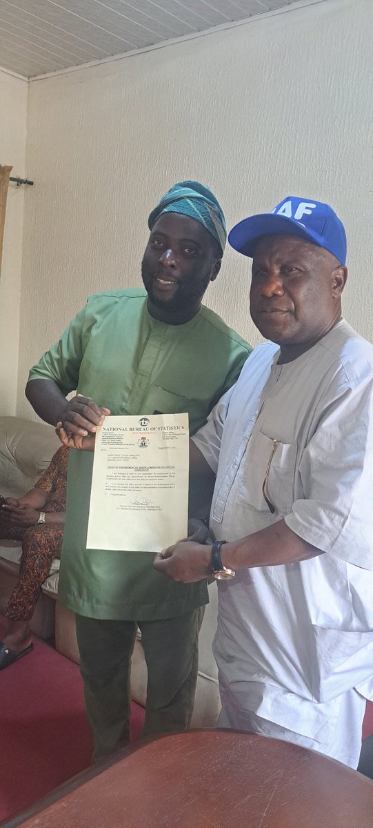 BuhariOyoNorth's tweet image. It was the best Christmas gift ever! Yesterday, I had the immense pleasure of handing employment letters to two of my ardent loyalists, securing them positions in @NBS_Nigeria. This is a life-changing opportunity and a testament to what focused representation can achieve.
