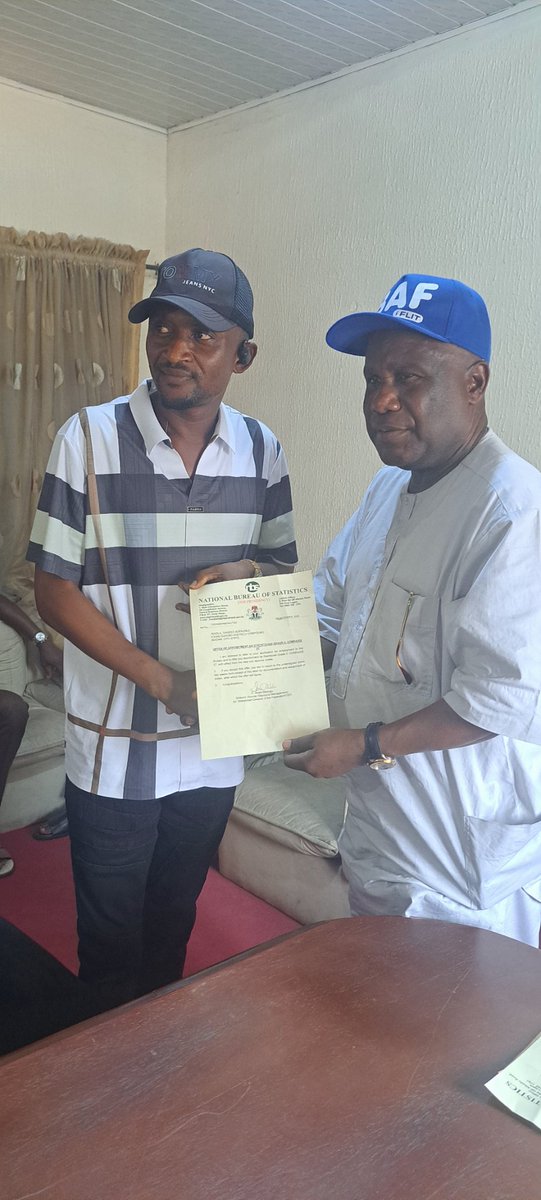 BuhariOyoNorth's tweet image. It was the best Christmas gift ever! Yesterday, I had the immense pleasure of handing employment letters to two of my ardent loyalists, securing them positions in @NBS_Nigeria. This is a life-changing opportunity and a testament to what focused representation can achieve.