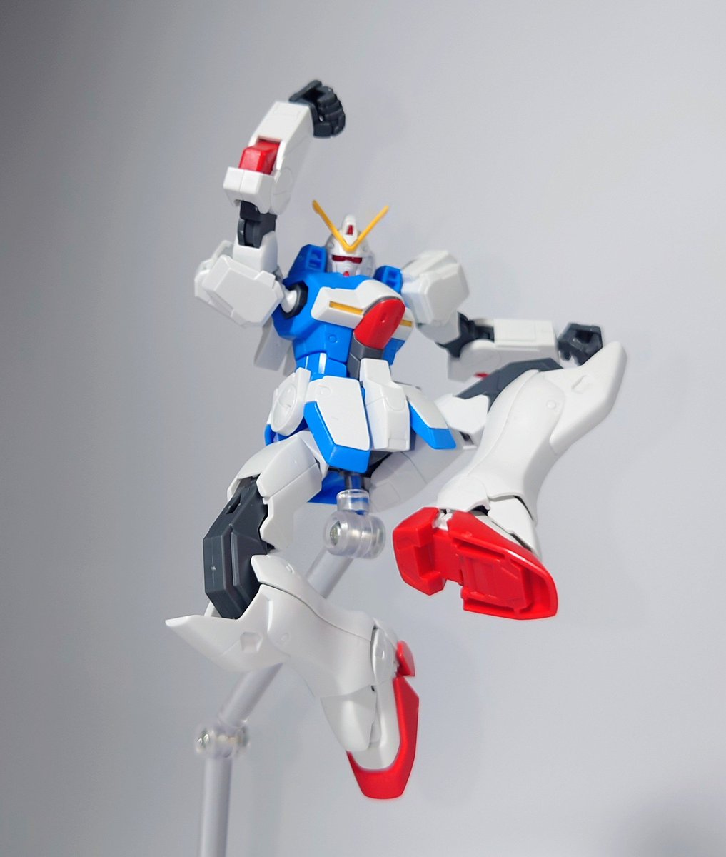 HGUCのVガンダムは肘の形状が設定とは大きく異なっていたため個人的に