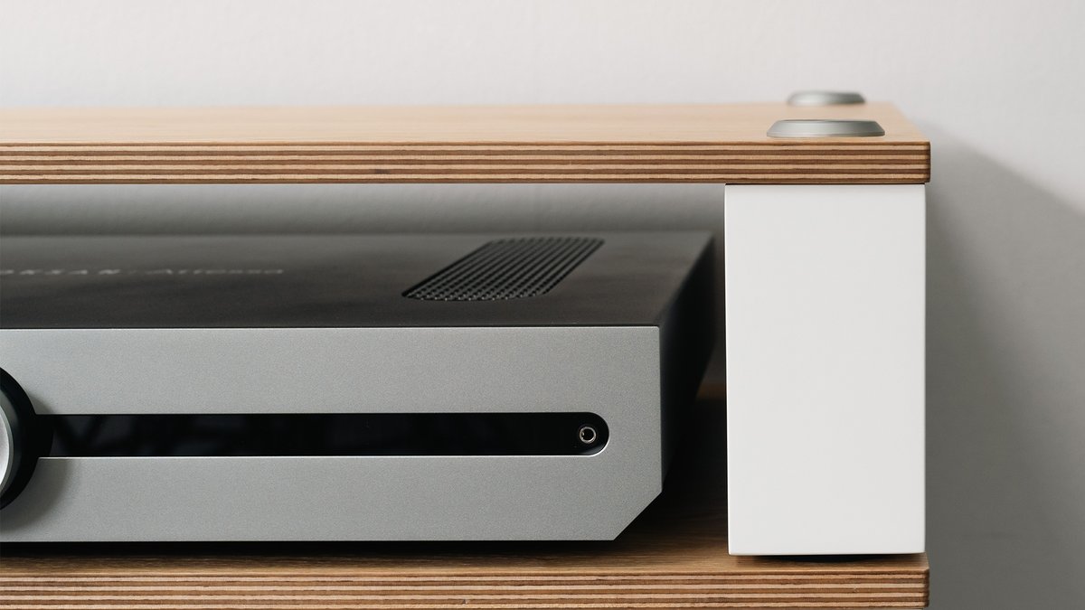 Stax 2G provides the ideal platform for any component to perform at its best. Integrated acoustic properties are built in, and the choice of multiple contemporary finishes allows integration into any interior.

#Blok #Stax2G #BritishDesign #ListenAgain