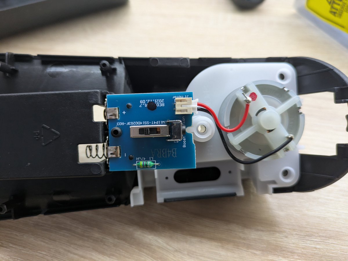 🅴🅼🆂🅸🆃 tweet media