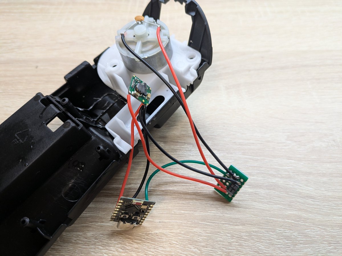 🅴🅼🆂🅸🆃 tweet media