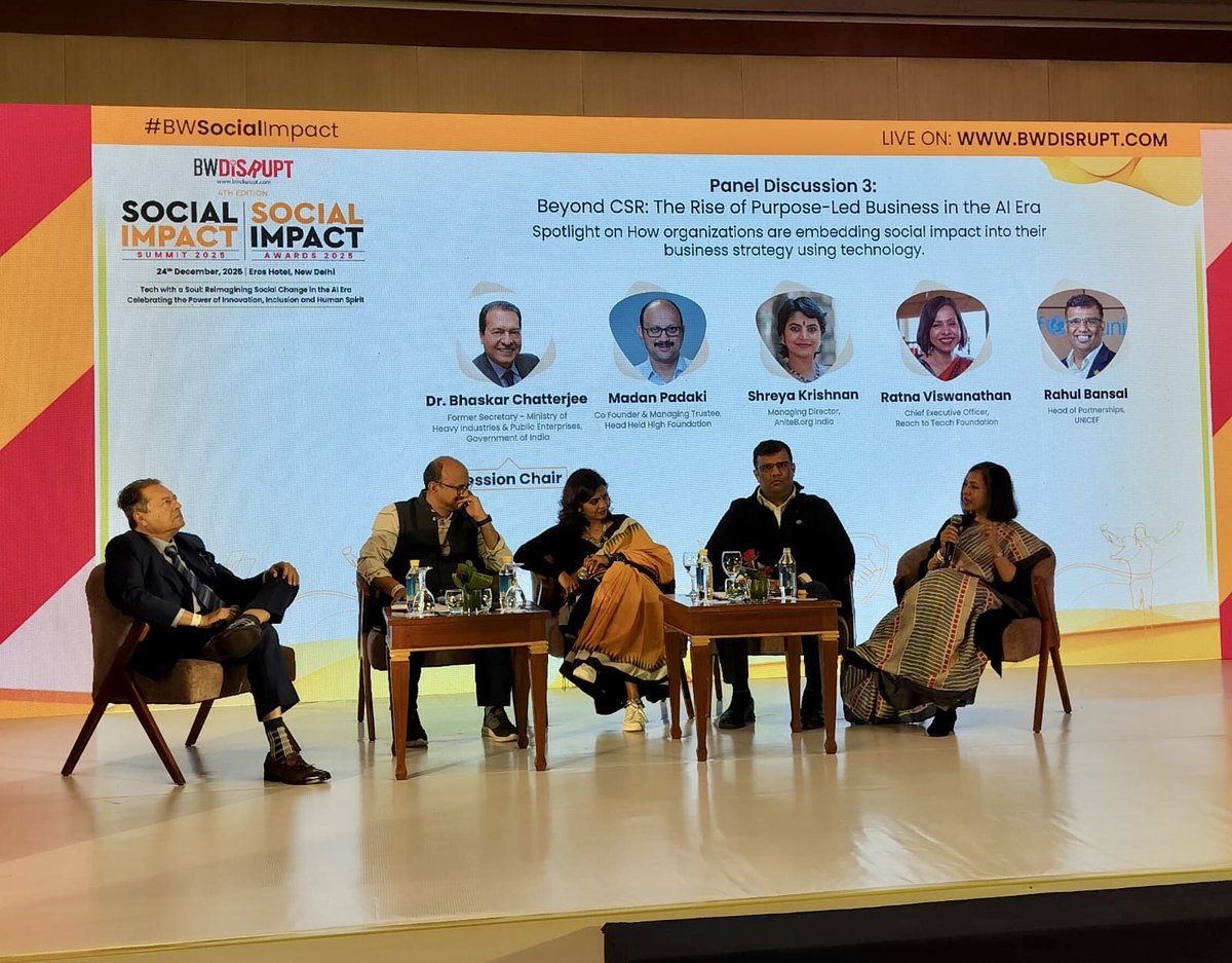 Reach to Teach tweet media