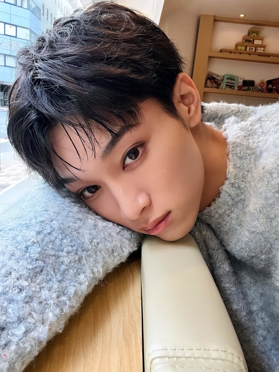 leo_official818's tweet photo. イブ楽しんでーはは https://t.co/LEkK4Wk9FG