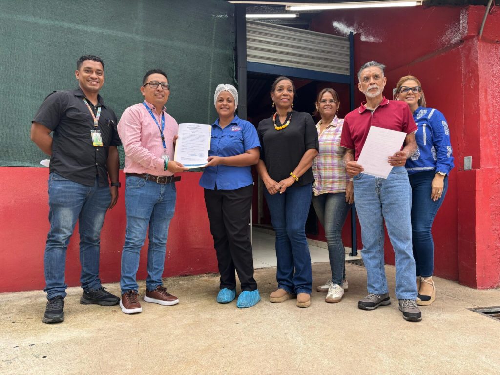 MIDAPma's tweet image. Se fortalece la agroindustria nacional en 2025  con  certificaciones y asistencia técnica

mida.gob.pa/2025/12/22/se-…