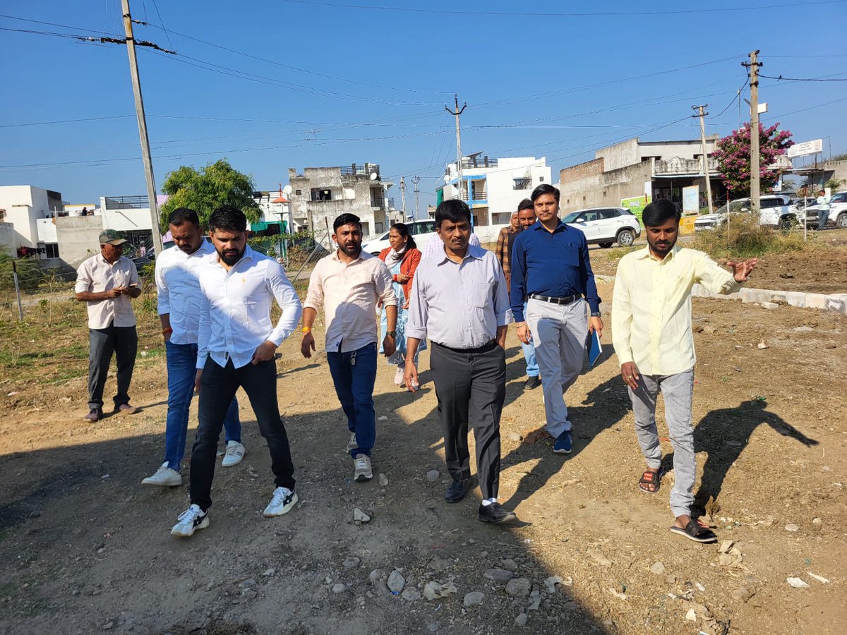 InfoSabarHmt's tweet photo. સાબરકાંઠા જિલ્લા વિકાસ અધિકારી શ્રી હર્ષદ એમ. વોરાએ હિંમતનગર તાલુકાના પરબડા ગ્રામ પંચાયતની મુલાકાત લીધી. વિવિધ સરકારી કચેરીઓના સુચારૂ સંચાલન અને વિકાસકાર્યોની ગુણવત્તા બાબતે સ્થળ પર જઈને જરૂરી માર્ગદર્શન પૂરું પાડ્યું.

@CMOGuj @InfoGujarat @CollectorSK @sabarkanthadp https://t.co/iKEgsRiYps
