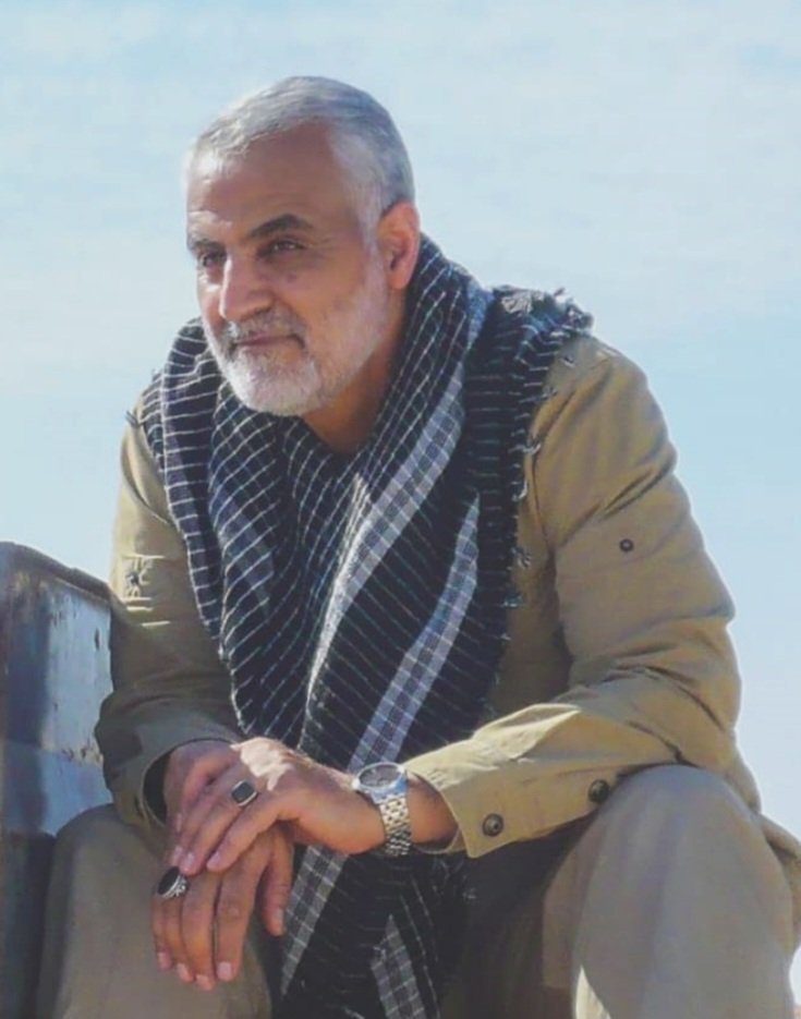 ایرانمرد یعنی مردی که عقلانیت را با شجاعت، ایمان را با عمل و وطن‌دوستی را با اخلاص جمع می‌کند؛
حاج قاسم سلیمانی تصویری زنده از این هویت بود.
#ایرانمرد
#پشتیبان_وطن