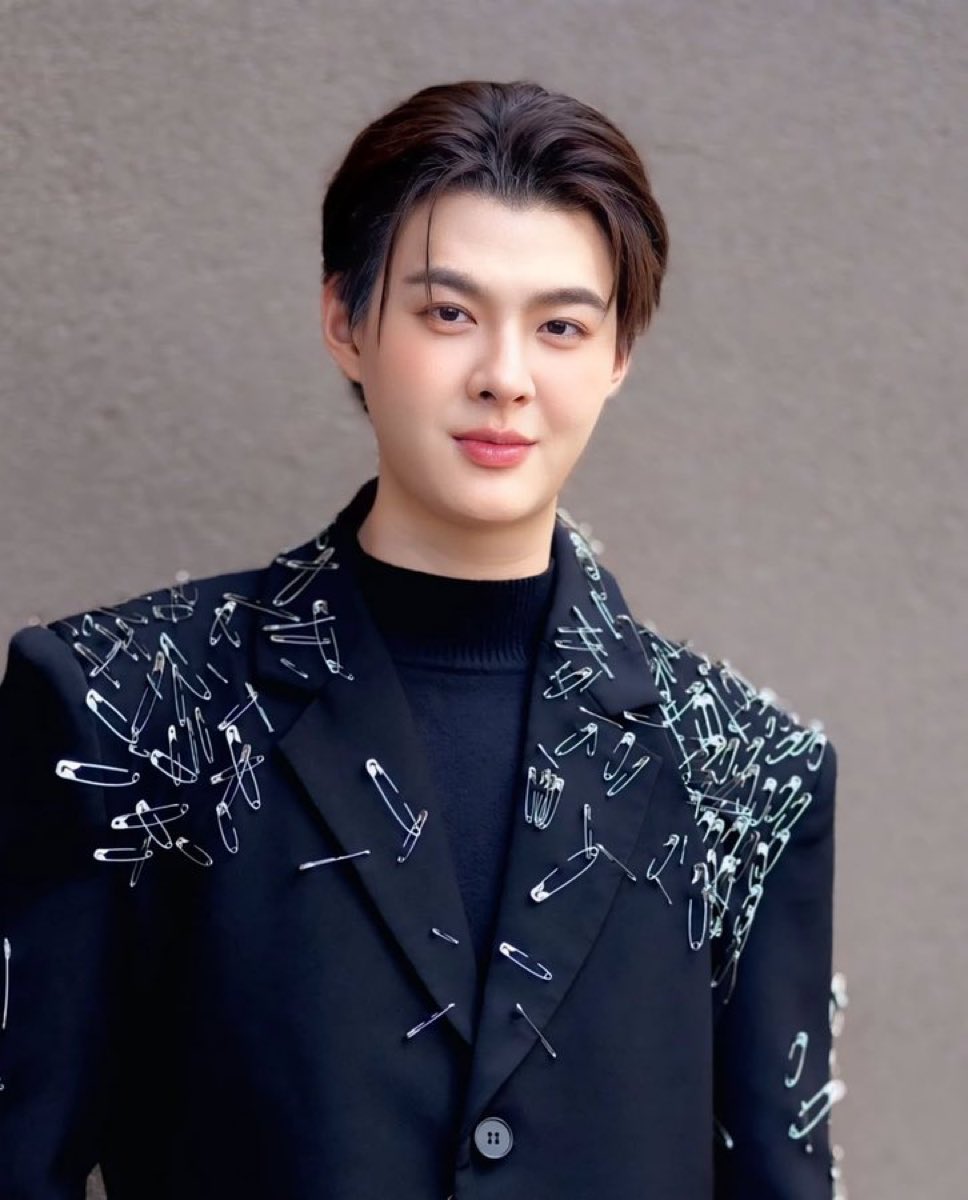 หน้าผมตอนอัดทูบีนี่ลุคนุ่มนิ่มตลอดเลย หยักบีบ