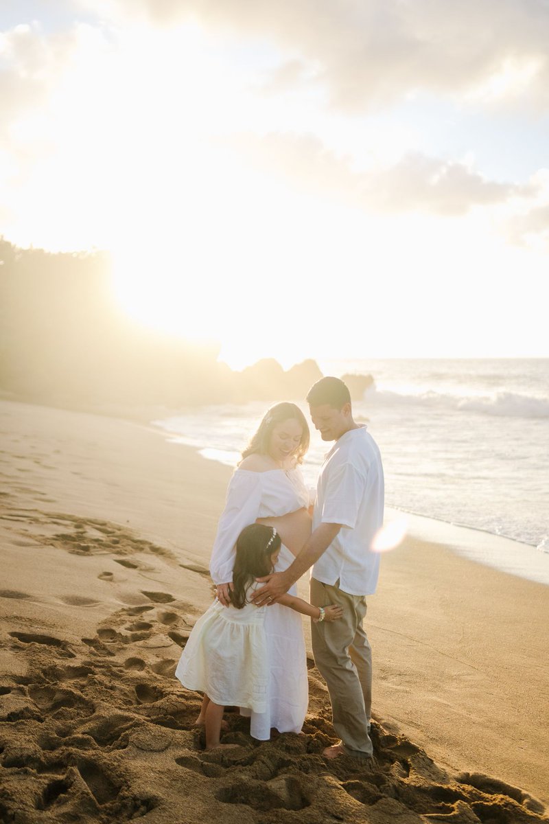 Tuve la encantadora oportunidad de volver a celebrar un momento especial para Miralis y José, quienes están en la dulce espera de nuevo integrante. Gracias por confiarme estas memorias, y compartir un sunset tan fenomenal conmigo. 🦋 ☀️ 🌊
