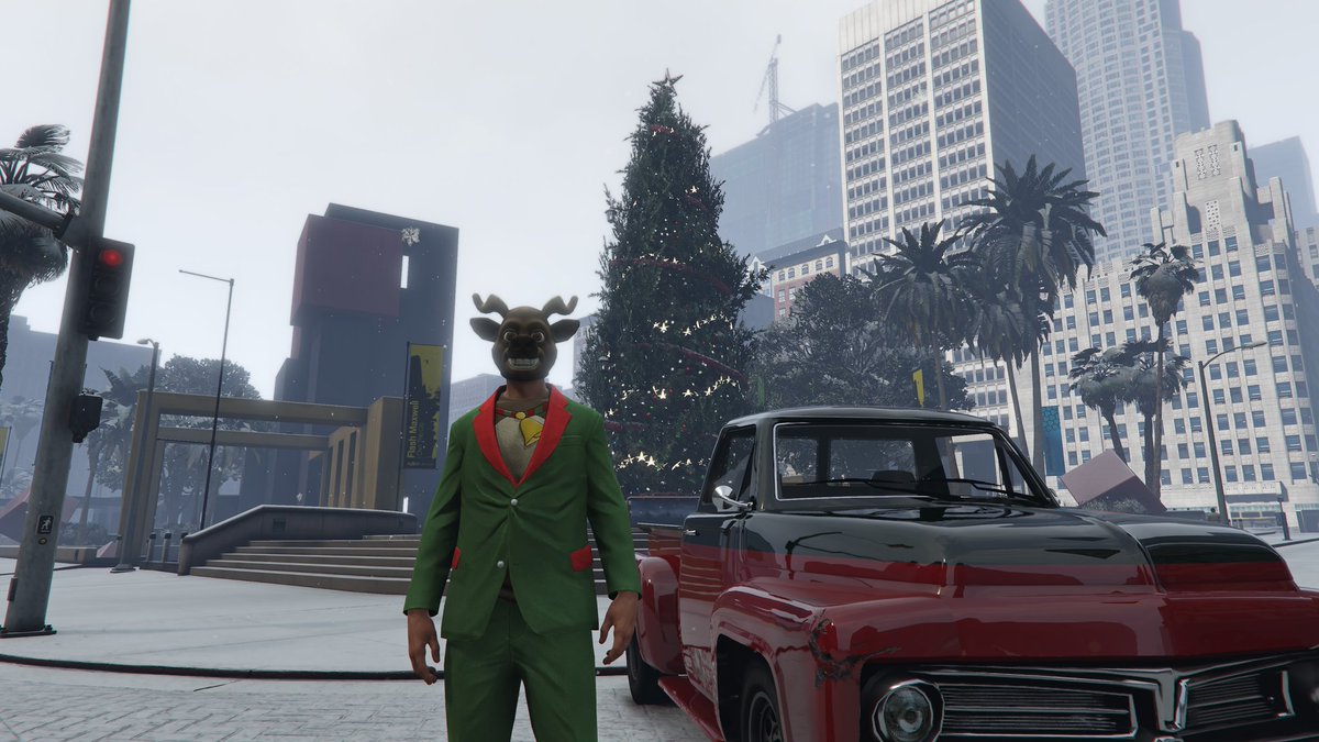 BreakerDM's tweet image. Hopefully will be the last time there will be snow in GTA 5 on Christmas and won't risk sharing this crazy Reindeer Screenshots with anyone next year. Then again I'm also hopeful we will get GTA 6 next year.