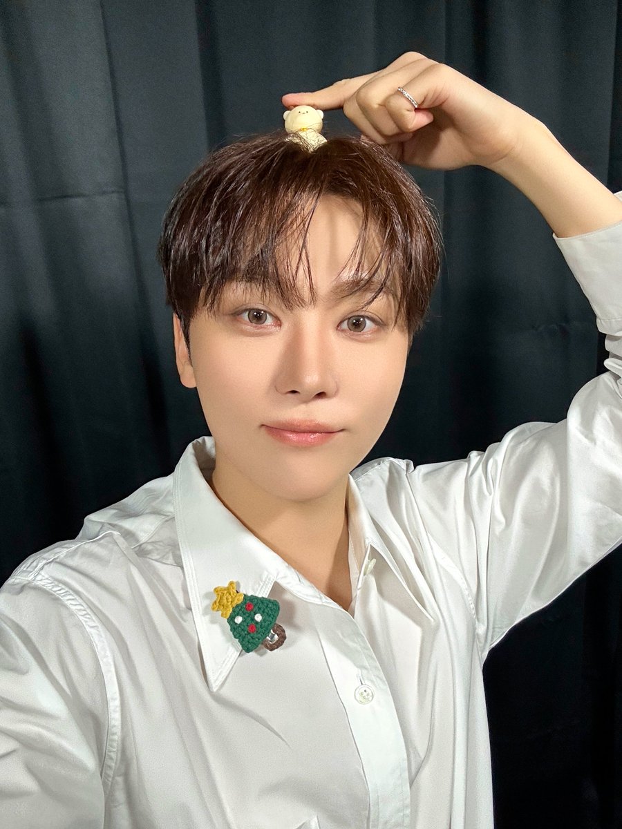 pledis_17's tweet image. 캐럿을 위해 준비한 세븐틴의 선물🎁

▶️ weverse.io/seventeen/medi…

#SEVENTEEN #세븐틴
#Happy_Holidays #해피홀리데이