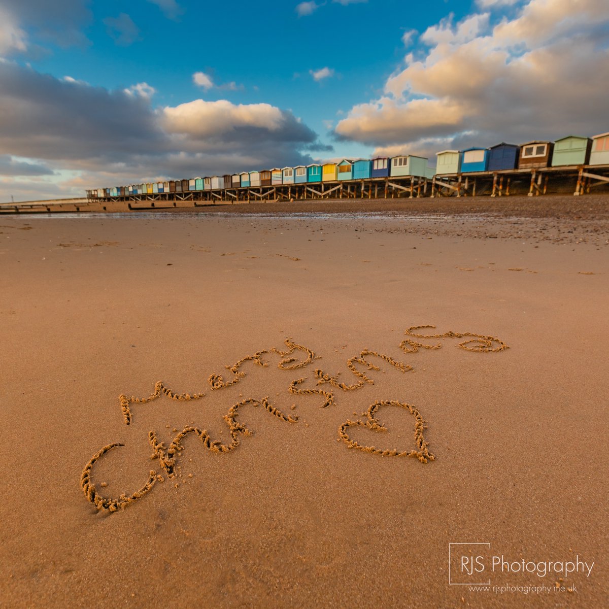 RJSPhoto89's tweet image. I would like to wish all my followers and everyone who knows me a very merry Christmas and a Happy New Year!!! #merrychristmas #happynewyear #frinton #frintononsea @ChrisPage90 @itvanglia @itvweather @StormHour #stormhour