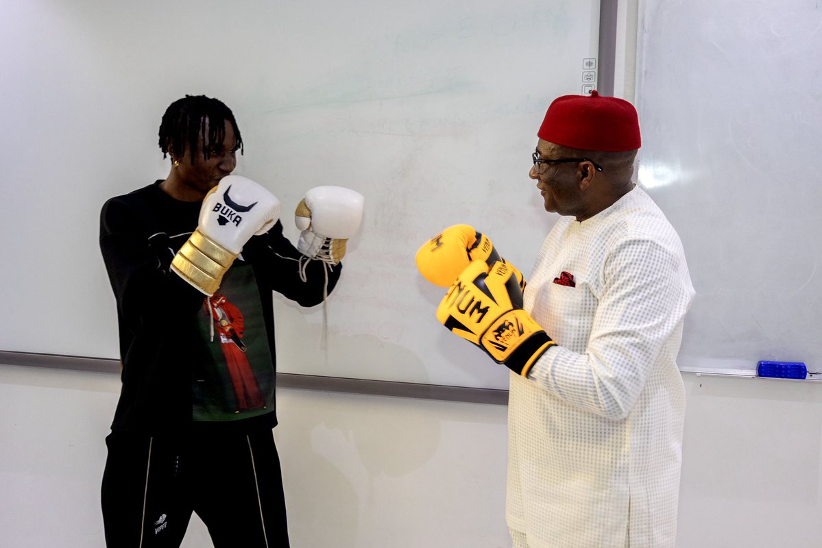 flyairpeace's tweet image. Yesterday, our Chairman and CEO, Dr Allen Ifechukwu Onyema, received a courtesy visit from Nigerian boxing sensation and newly crowned WABU welterweight champion, Elisha “Viper” Obizulike.

In recognition of his remarkable achievement and as part of Air Peace’s continued…