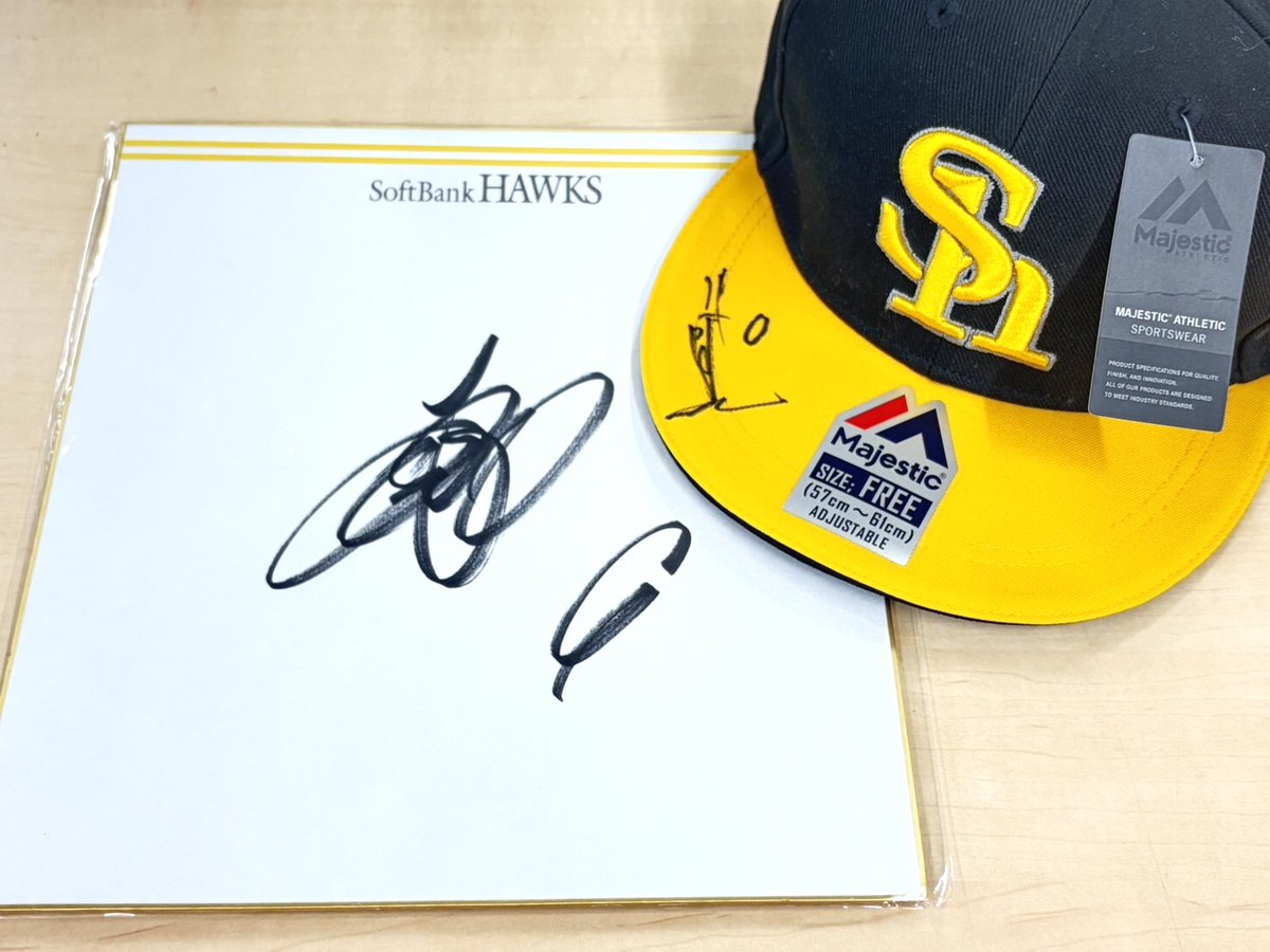 SNikkansports's tweet image. ＼🎄Merry Xmas🎉／
ラスト第３弾は #柳田悠岐 選手 と #川瀬晃 選手🎅
直筆サイン色紙、キャップをそれぞれ１名に #プレゼント🎀

【応募方法】
🎄応募＝@SNikkansportsと@nikkan_hawksの両方をフォローし本投稿をRP、希望あれば明記
🎄締切＝12/31
🎄当選通知＝DM

#sbhawks #懸賞 #西部日刊懸賞