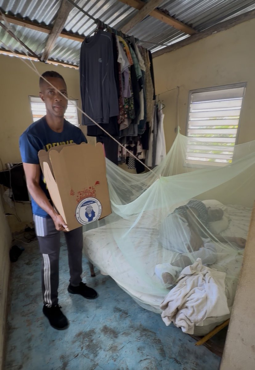 fudomems's tweet photo. Nuestro mejor deseo es recibir más donaciones de alimentos durante todo el año. Qué no sea solo en época navideña para visitar a los ancianos que están en sus casitas sin esperanza 🙏 https://t.co/L2aK7F6r37