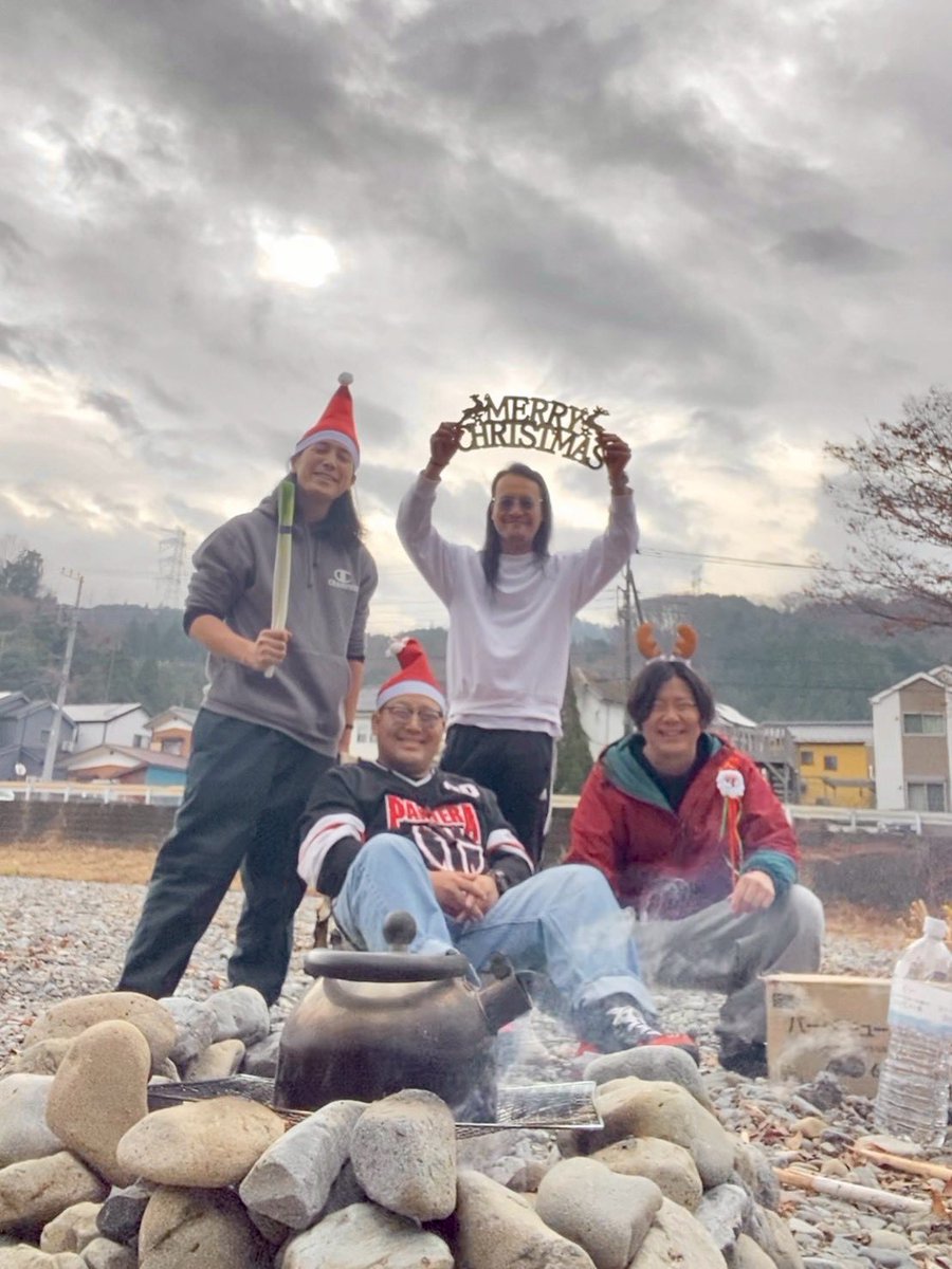 DiceInn's tweet image. 水曜日オープン❗️

クリスマスイブですね🎅
サンタさん来ねえかなあ…

本日もお待ちしてます！

かっちゃん

#rockinndice #bar #shinjuku