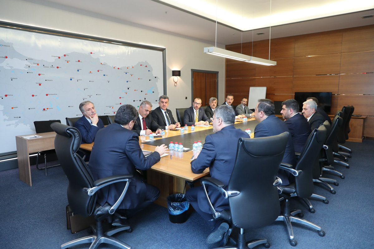 Bölge Koordinatörümüz Sayın Hakan Aksu başkanlığında, bölge il başkanlarımızın katılımıyla gerçekleştirilen istişare ve değerlendirme toplantısına iştirak ettik.
Teşkilat çalışmalarımızın ele alındığı toplantının hayırlara vesile olmasını temenni ediyorum.

#AKParti #Teşkilat