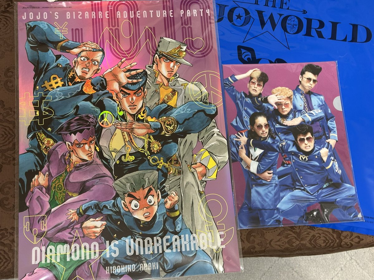 MaryanAdon's tweet photo. サンタさんからのプレゼント
（JOJOのポスター） https://t.co/qogLIwpZuo