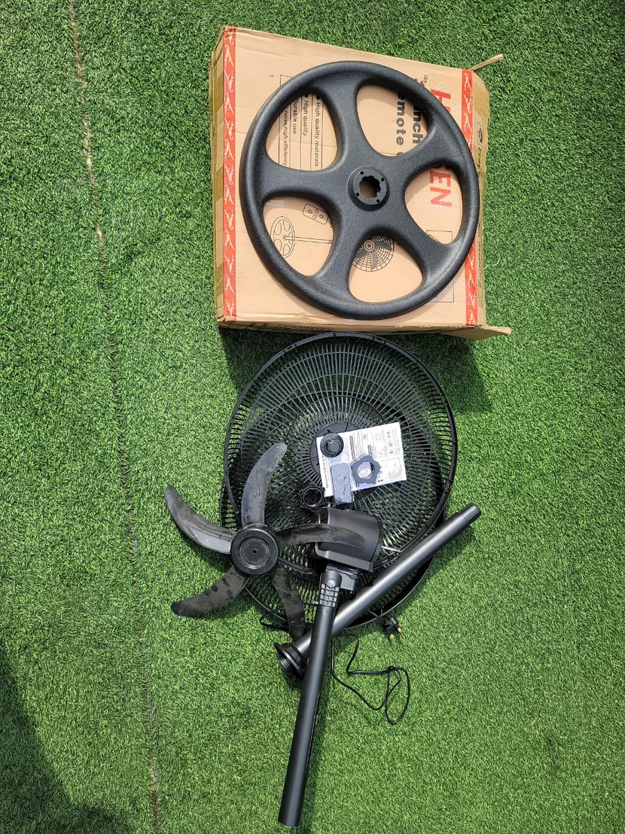 Prasido17's tweet photo. Bought 2 fans from
@JumiaNigeria
@JumiaNGHelp
(Order 1959368612). One was DEAD ON ARRIVAL. Now they refuse to help because it's past 7 days &amp; say I should pay a local technician to fix their broken product! Why am I paying to fix what U sold me broken? . 😡 #Jumia CS #25193600 https://t.co/WZMVAxI7aY