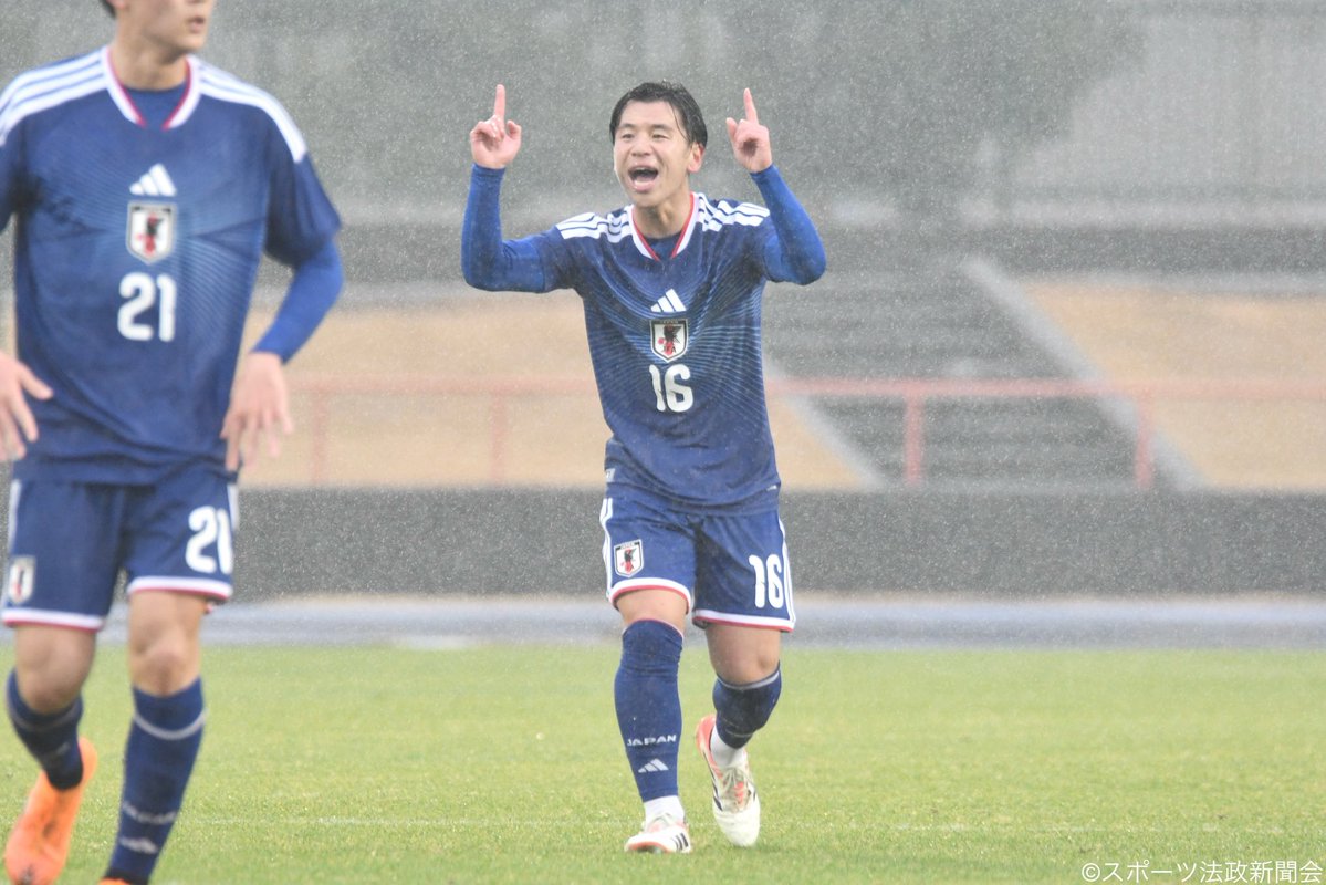 【#daihyo】
本日から行われた『IBARAKI Next Generation Cup2025』。

#U22日本代表 に選抜された #小倉幸成（経2＝#鹿島アントラーズ ユース）はプレーで、声で、決勝進出に貢献！

ボランチで出場するも、途中からは右サイドバックでプレー。戦術理解度の高さをピッチで体現しました🧠

#antlers