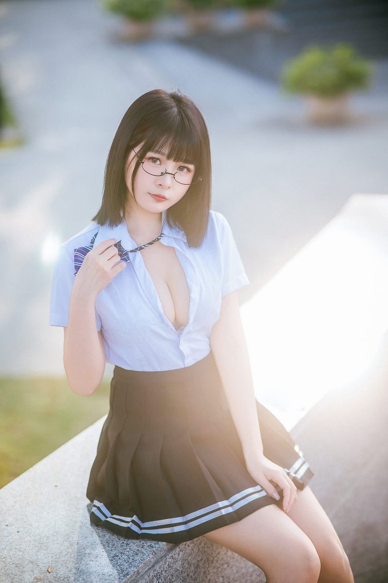 Helene海琳 TW Cosplay tweet media