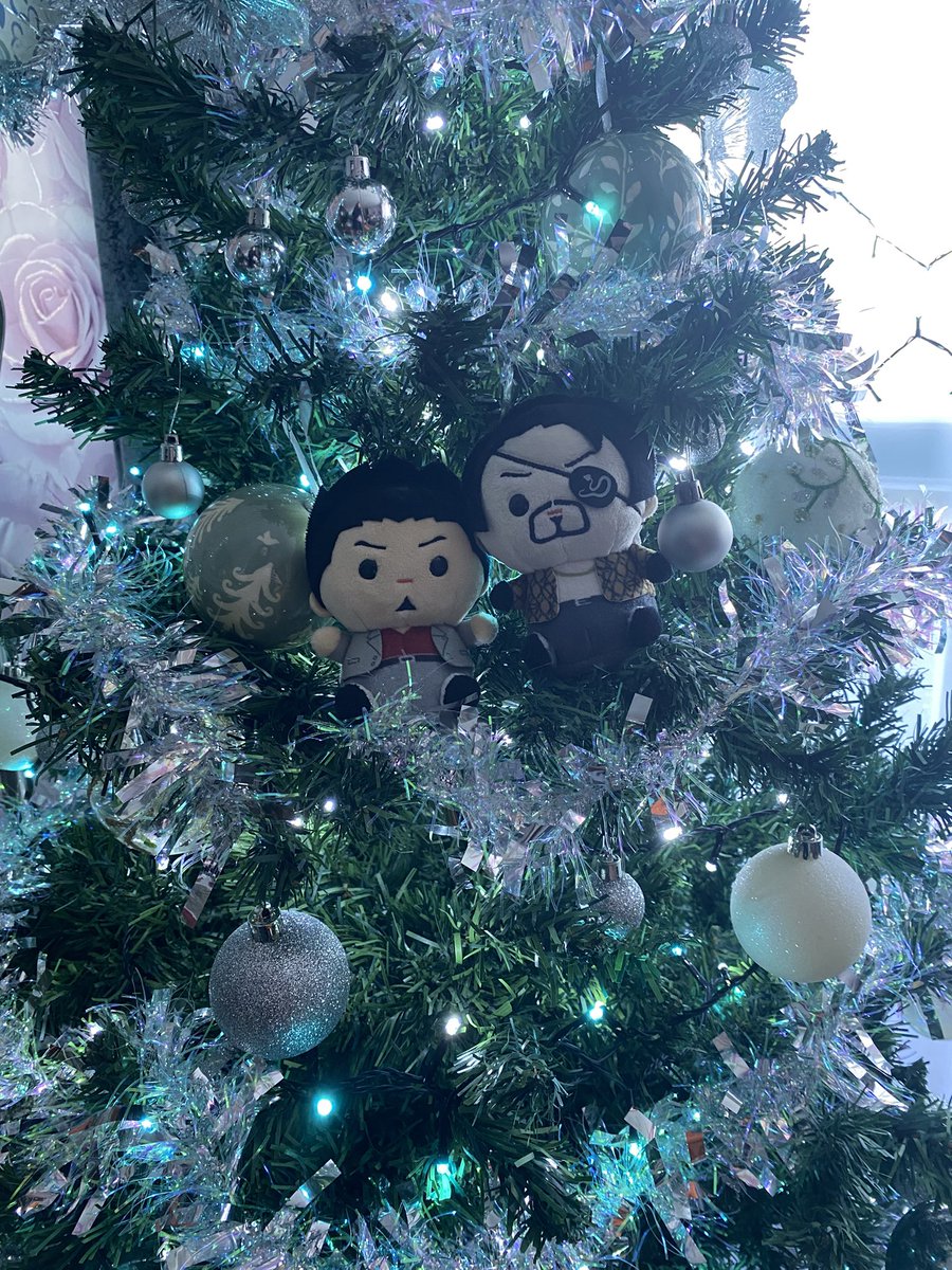 DivineTomb's tweet photo. happy holidays guys https://t.co/RvJKN3qtyM