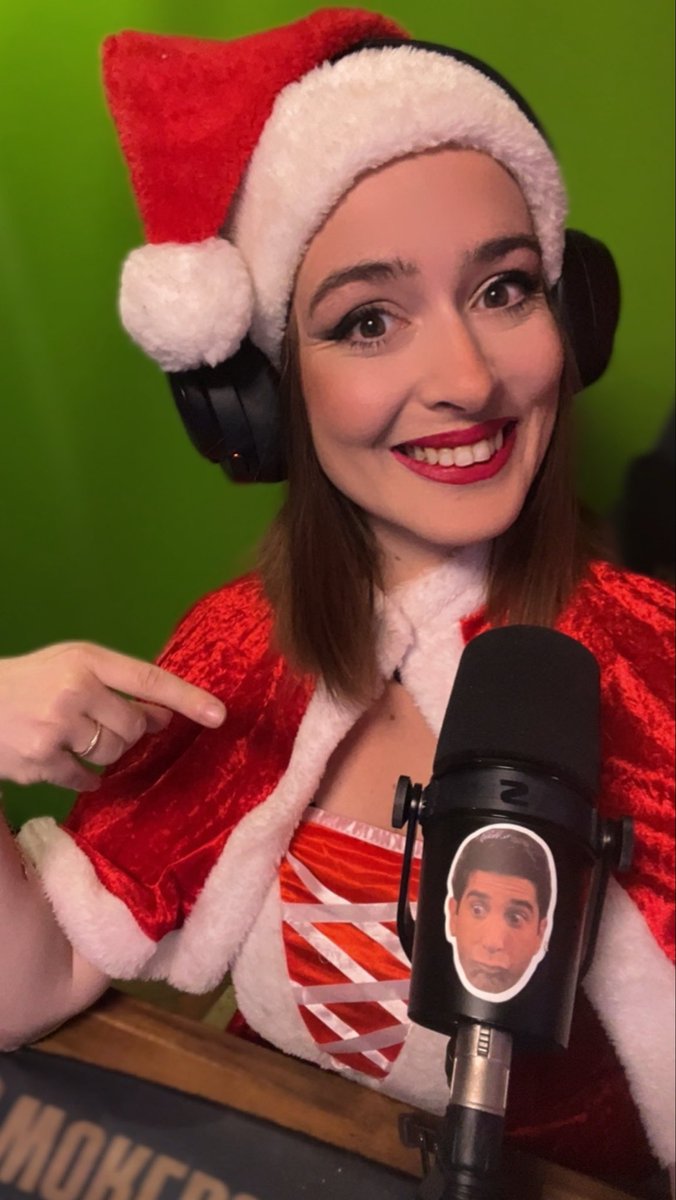 ✨Stream de Noël maintenant 👇🏻
twitch.tv/laorie
