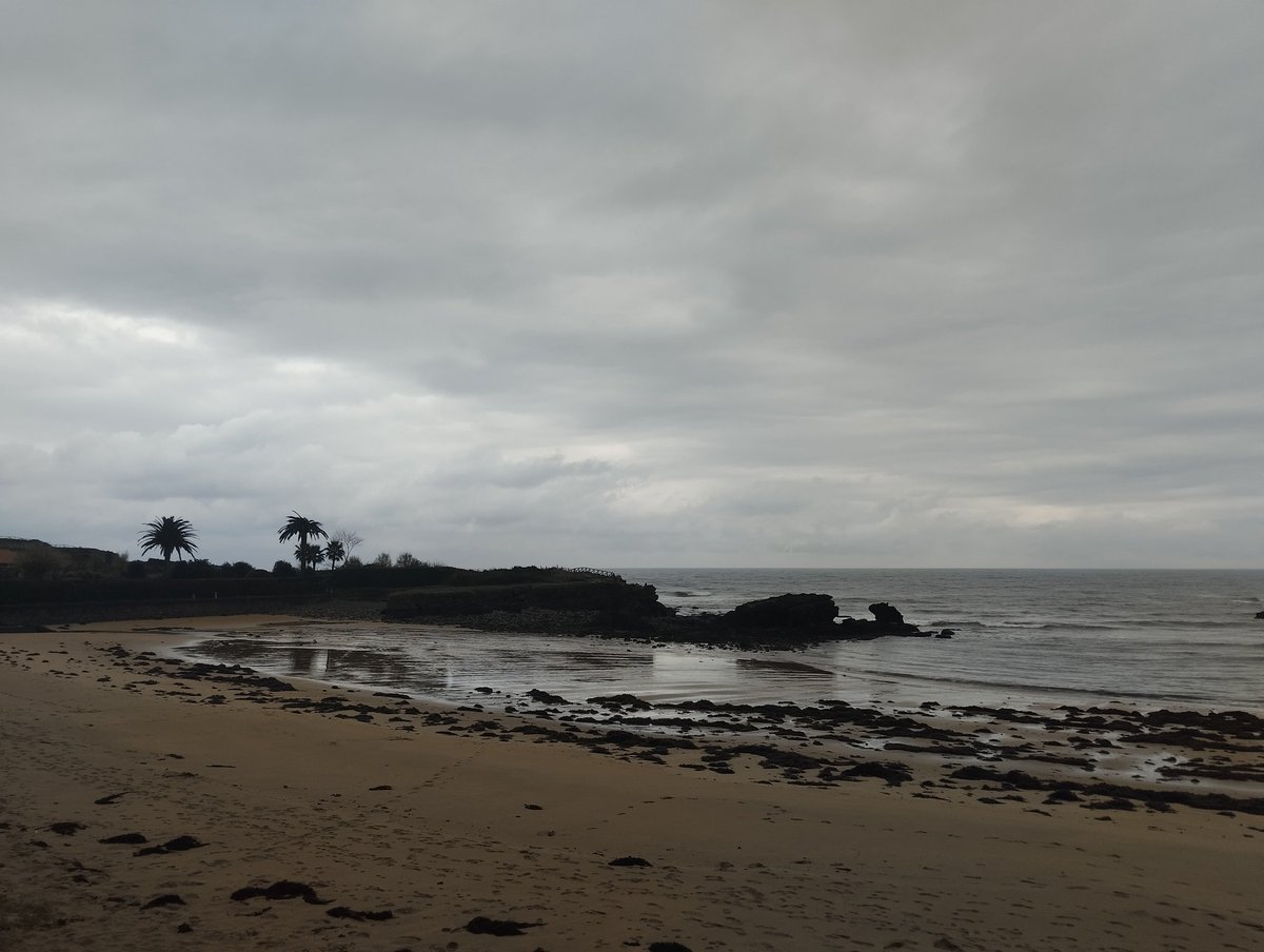 Pues...Desde uno de mis lugares favoritos en el mundo y más cuando solo es mío, Feliz nochebuena. 
🥰