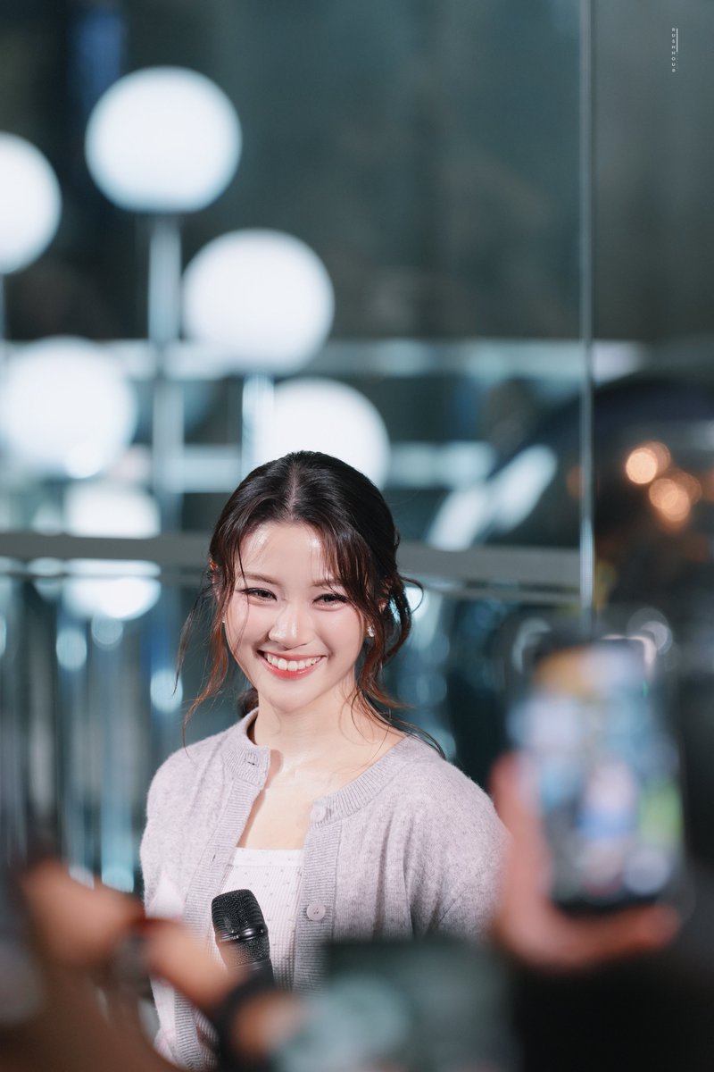 rushhour39's tweet photo. อุนแม่เจอหนูแล้วค่ะ 🤏🏻

GINJAY XMAS AT SIAM CENTER
#SiamCenterxGinJay
#Ginnynatnicha https://t.co/phlfeCivyy