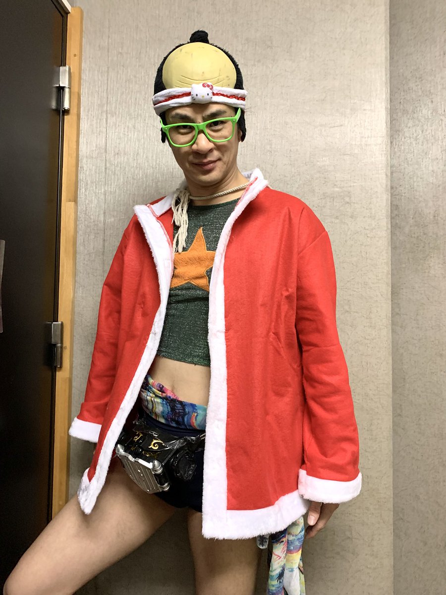 メリ〜クリスマス！

みんな、いいこにしてるかい？

サンタクロースどのが、とてもいそがしいみたいだから、せっしゃがおてつだいすることにしたよ！

エリアによっては、せっしゃがプレゼントをもっていくから、おたのしみに！

ソリをつかわずに、トナカイにちょくせつのるよ！

ちょんまげ〜マン！