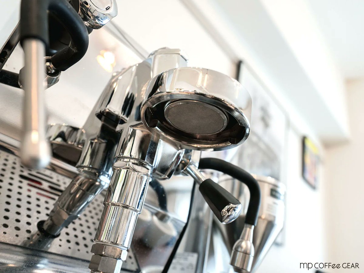 mpcoffeegear's tweet photo. NEW #DOMOBAR Jr. #ドモバ- ジュニア VBM
パワフルさはそのままによりスタイリッシュでインテリアに馴染むデザインに刷新
業務用と変わらない抜群のスチームパワーを装備
#エスプレッソ #珈琲 #キャッシュバック 12/28迄
#ウインターセール #クーポン 5%引 コード:2512
https://t.co/D9KcS3NrCb https://t.co/TNZ9V4pAt6