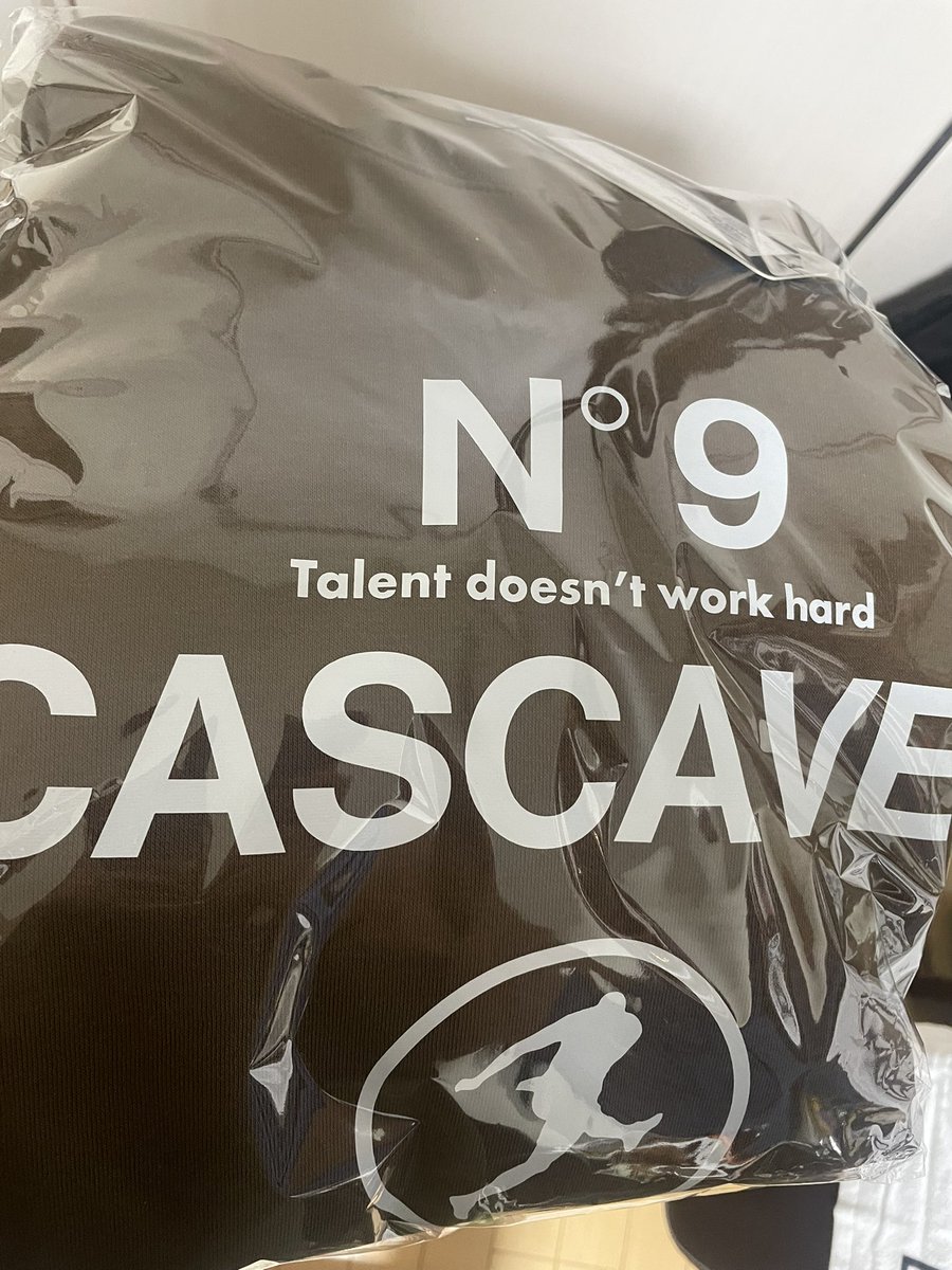 まさかの！
クリスマスイブに到着した
(狙ってましたか？)

ペスカドーラ町田、
森岡薫選手のトレーナーを着てみた🔥

裏起毛が優しすぎて気持ち良すぎる

12/28はいかないと❗️

<a href="/kaoru7947/">森岡薫 Kaoru Morioka</a>
<a href="/pescadola2007/">ペスカドーラ町田【公式】</a>
<a href="/Jyodeki_sports/">ONLINE STORE ジョウデキSPORTS</a>
#町田
#フットサル
#ペスカドーラ町田