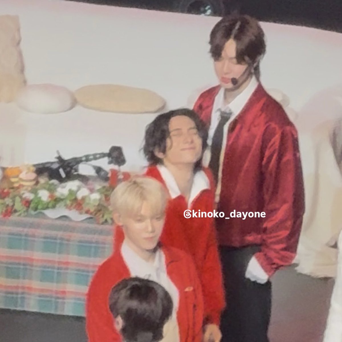 しめじ tweet media