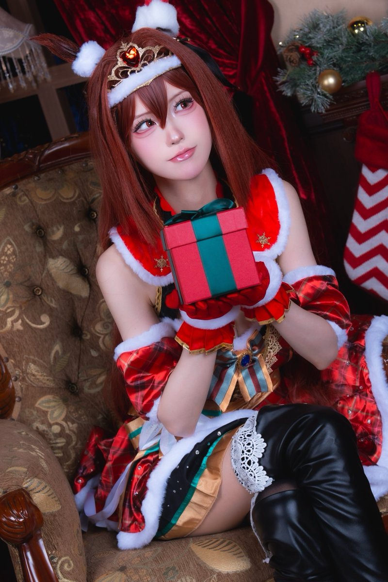 🎄🎁🎄🎁

べ、別に…あんたのために用意したプレゼントじゃないんだからね！

#MerryChristmas #ウマ娘 #コスプレ