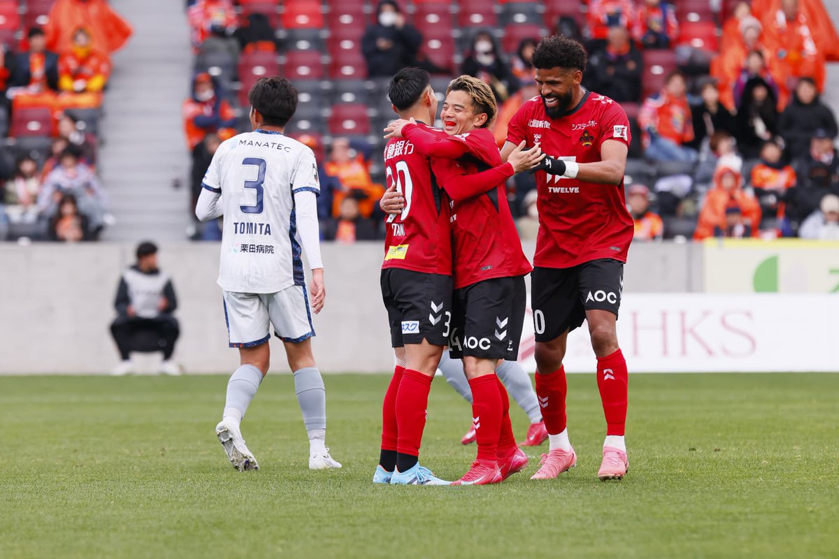 zweigen_staff's tweet image. ずっとサッカーの話をしていて、日々サッカーのために取り組む、サッカーが大好きな和希選手。
ピッチではボールを持つとワクワクさせる。
お茶目でおしゃべりな日々が思い出されます。

栃木シティでの活躍を願って。✨

1年半、共に闘ってくれてありがとう。
#西谷和希
#zweigen