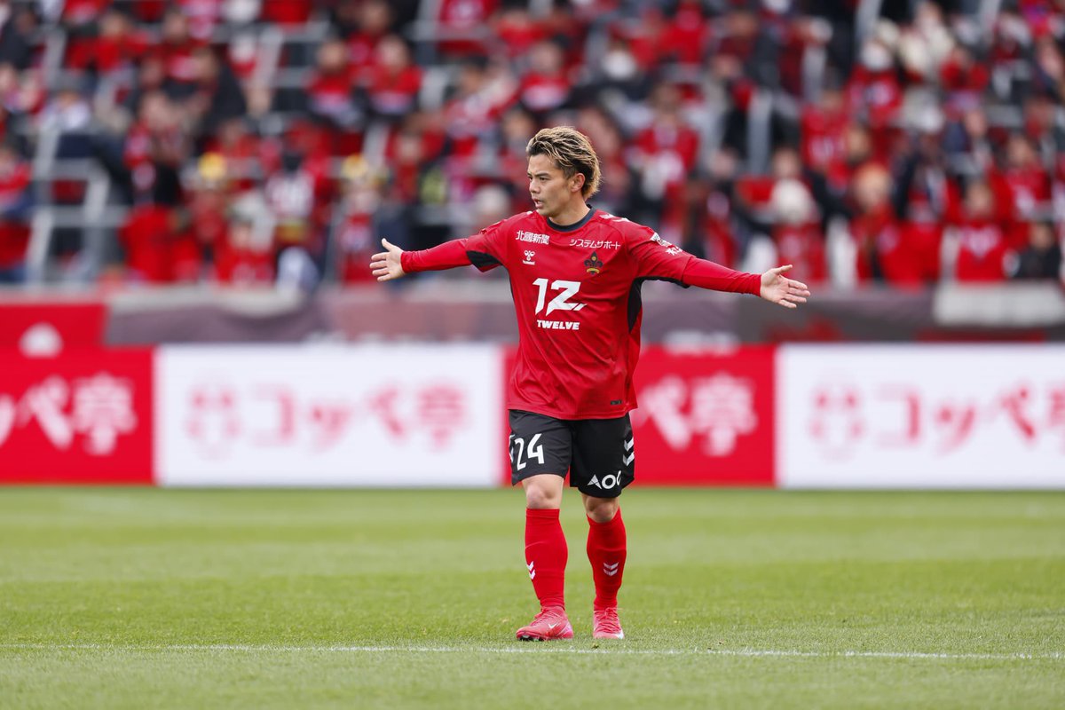 zweigen_staff's tweet image. ずっとサッカーの話をしていて、日々サッカーのために取り組む、サッカーが大好きな和希選手。
ピッチではボールを持つとワクワクさせる。
お茶目でおしゃべりな日々が思い出されます。

栃木シティでの活躍を願って。✨

1年半、共に闘ってくれてありがとう。
#西谷和希
#zweigen