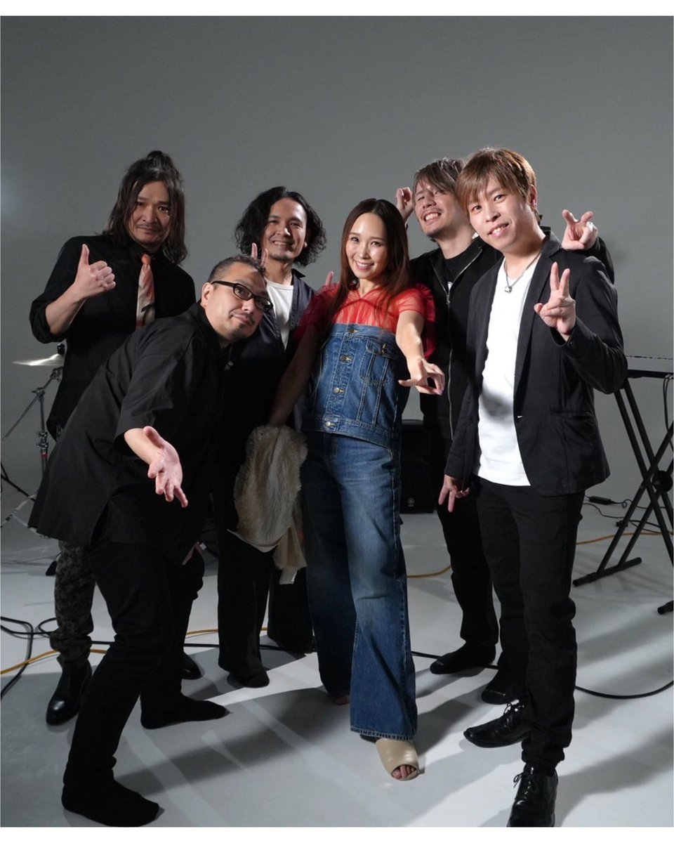 Rina_Aiuchi_'s tweet photo. YouTubeにて新曲のMVがアップとなりました‼️
2026年2月3日リリースのアルバム
「EVER JOYFUL」から🥀Rough Bloom🥀
今回は初生ドラムでの楽曲です‼️
見てね✨❤️✨
このMVを形にしてくれたファンのみんなにも心から感謝です！！
形にするのに数年かかったけど🙏🥹

https://t.co/GVsW25V7LJ https://t.co/KyKBC8df0c