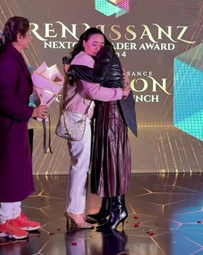 am_pulkit's tweet photo. Fan Moment:

' she got emotional - Sana being Sana sad song lgo wo ro rhi h 😂😂 '

#ShehnaazGill @ishehnaaz_gill https://t.co/Z8AASbq36L