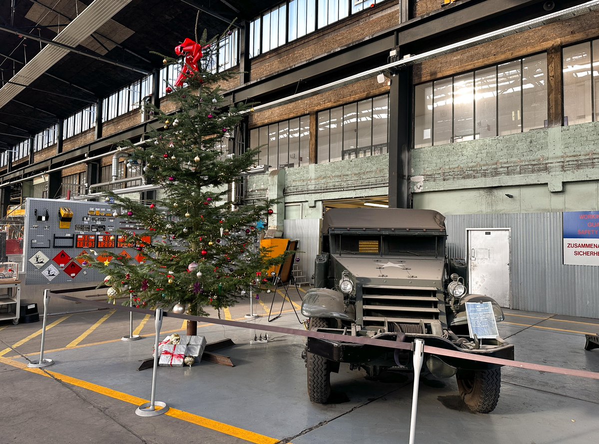 Merry Christmas and Happy Holidays from #Team21! 🎄 https://t.co/Ygw0nALgmH