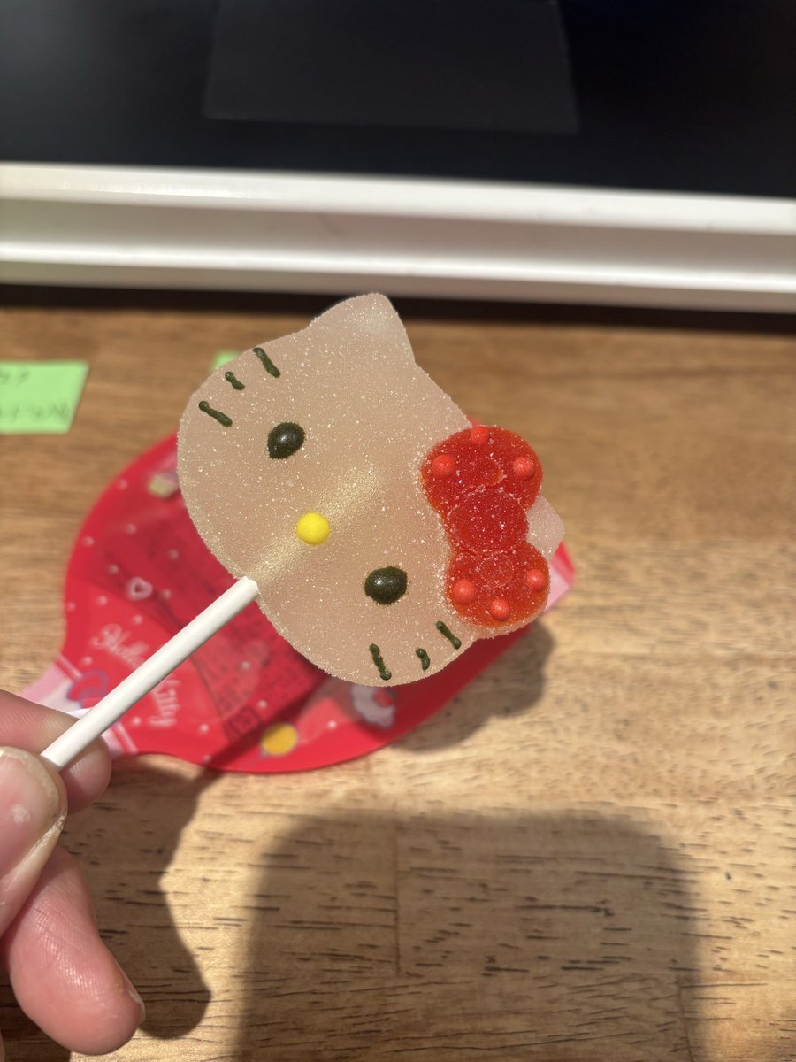 メリークリスマス🎁
パンクロッカーですが、グミをいただきました。
#ライブまでちょうど一ヶ月