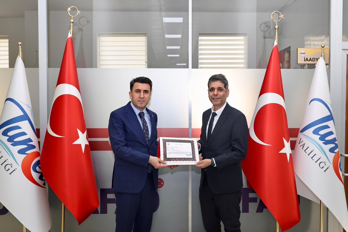 📌 Malatya iline ataması yapılan Kadastro Müdürü Sayın Abdurrahman Akdemir, Valimiz Sayın Şefik Aygöl’e veda ziyaretinde bulundu.

🚩 Sayın Müdürümüze göstermiş olduğu hizmetlerden dolayı şehrimiz adına teşekkür ediyor, yeni görev yerinde başarılar diliyoruz.

<a href="/sefikaygol/">Şefik AYGÖL</a>