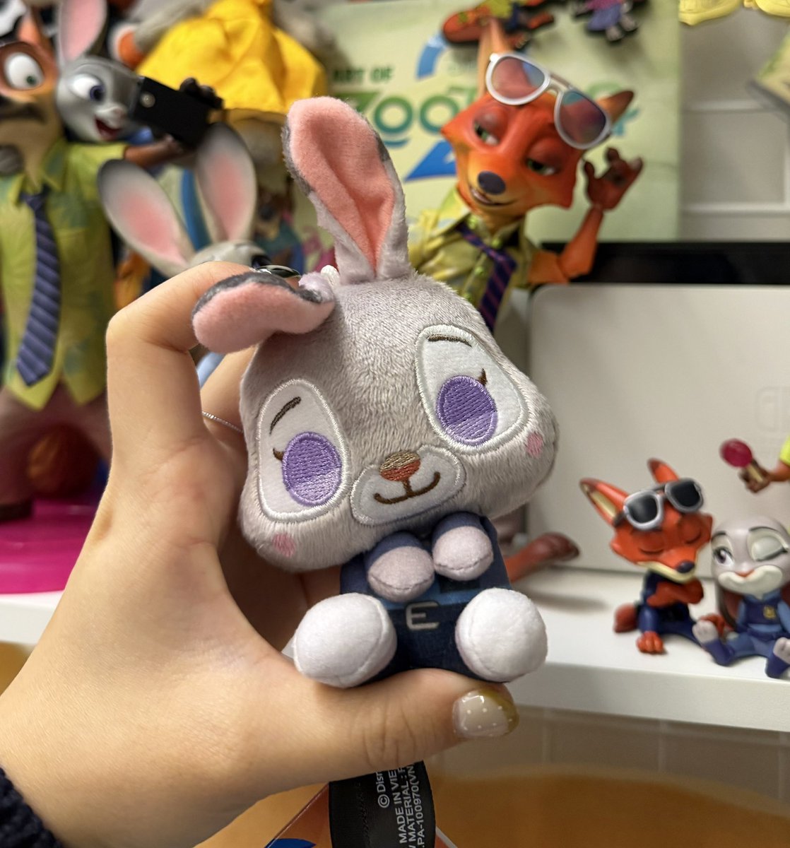 이거 진짜 귀여움🥹😂

닉도 주디도 그냥 >>>귀여움<<<에 몰빵한 인형…
너무 최고지게 귀엽다