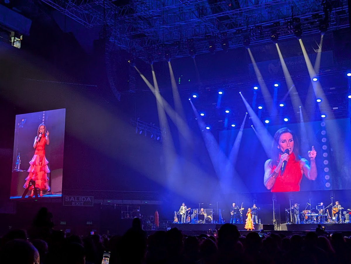DNostri's tweet image. 🎶 Ana Belén y su histórica elegancia dejan huella en el Movistar Arena

deliriumnostri.com.es/ana-belen-conc…
