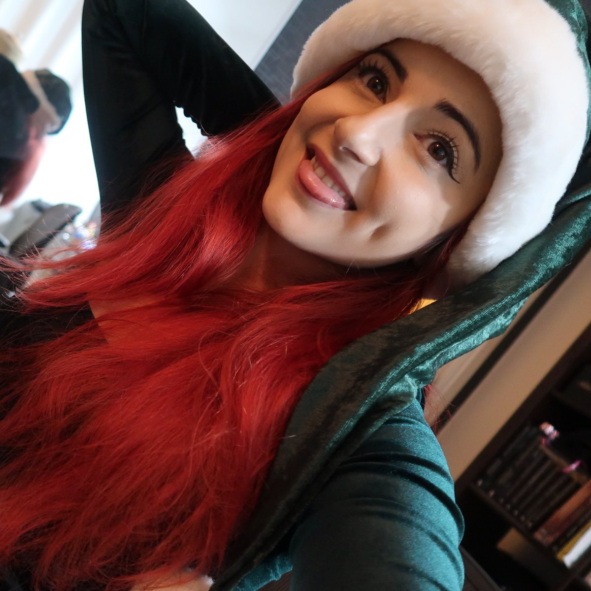 AnnieFuchsia tweet media