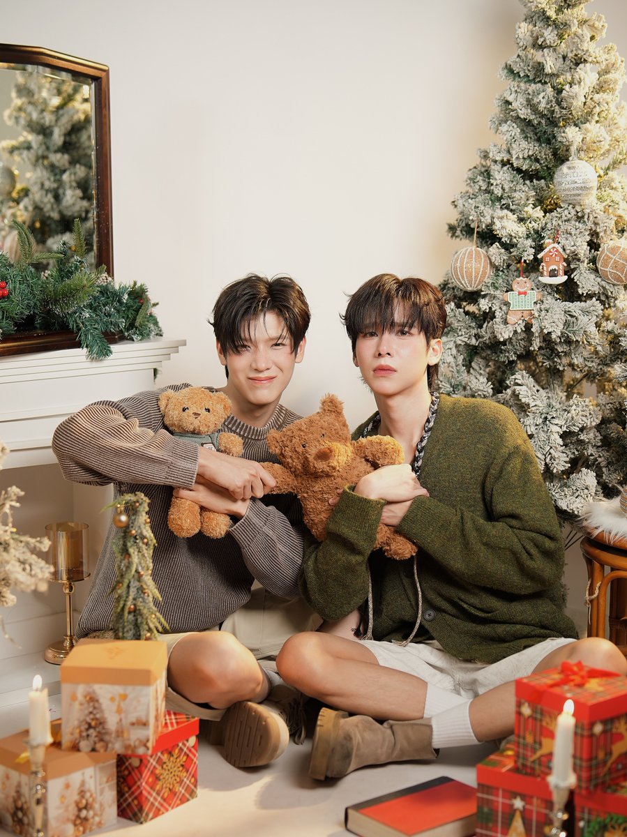 ohmkrit's tweet image. Merry Christmas!
From ours to yours.
🧸❤️🎄