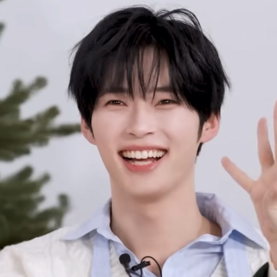 1uvbini's tweet image. 안광이 진짜 빤짝빤짝해