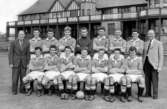 ManUtd_Histoire's tweet image. 🎄 Manchester United s'imposait 4-1 à West Brom en ce jour de 1955. Dennis Viollet s'offrait même un triplé pour l'occasion. #MUFC