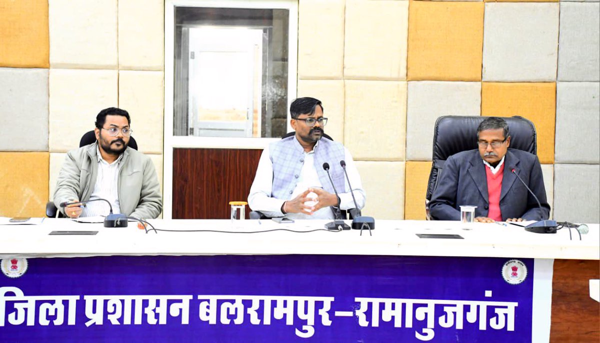 BalrampurDist's tweet image. कलेक्टर श्री राजेन्द्र कटारा की अध्यक्षता में राइस मिलर्स की बैठक संपन्न हुई, जिसमें धान उठाव में तेजी लाने तथा निर्धारित समय-सीमा के भीतर चावल जमा करने के निर्देश दिए गए।
#RiceMilling #GoodGovernance #Balrampur #Chhattisgarh