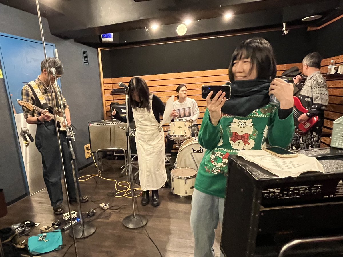 coloplaco's tweet image. 12.27（土）久しぶりにPXに参加します！
秋葉原グッドマン2000円+1D
13時半スタート
1アニュウリズム&amp;amp;イケダサトシ
2AUTOMAMA
3楽しいよふかし
4FUTURE SOUND LOVERS
5あっけらかんず
6RENTaCAR
7sickufo
8底なしのバケツのようにざらざら
9PX（←19時から！）
10worst taste special magic
11ビイドロ